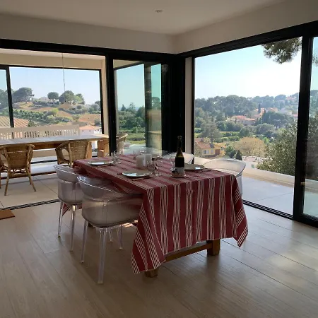 De L'ete Villa